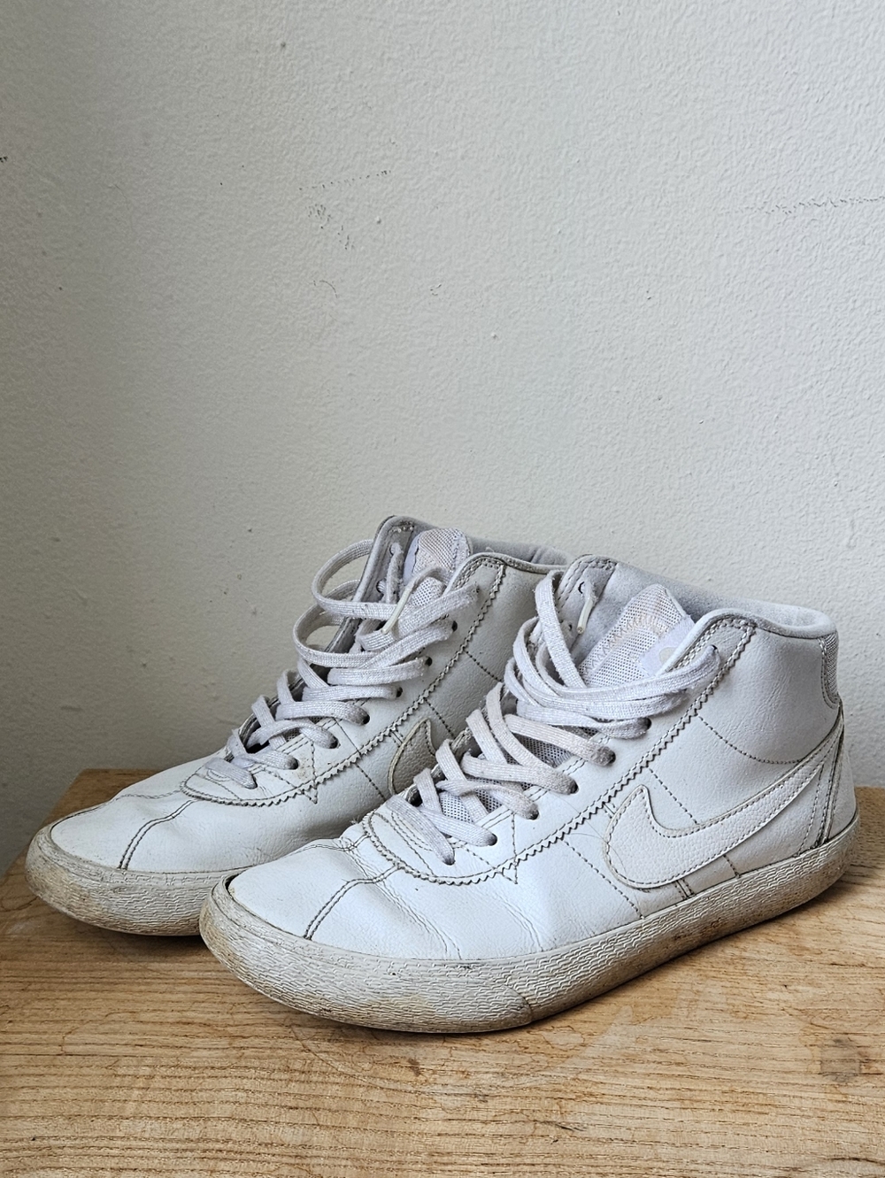 Nike White High tops - Size 7